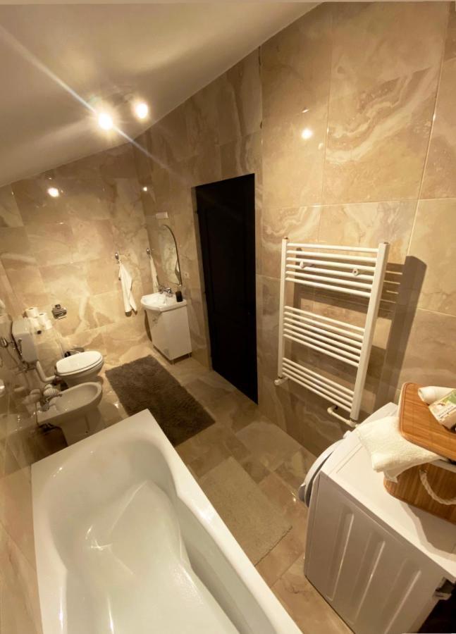 Mr&Mrs Aparthotel Фэлтичени Экстерьер фото